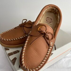 Dunham by New Balance Chalet Size 10 Men’s Slip On Loafer with Plush Lining